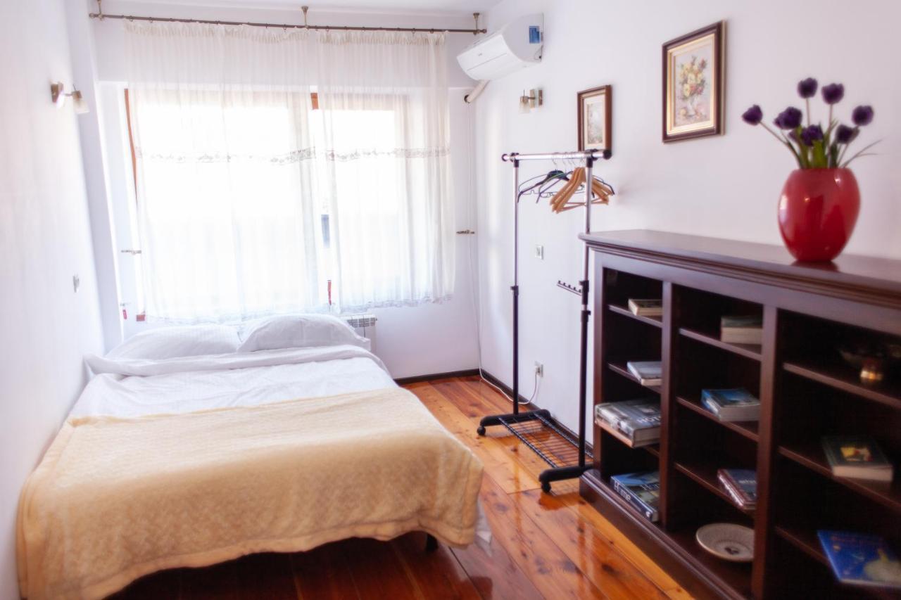 Spacious Apartment In City Centre Яссы Экстерьер фото