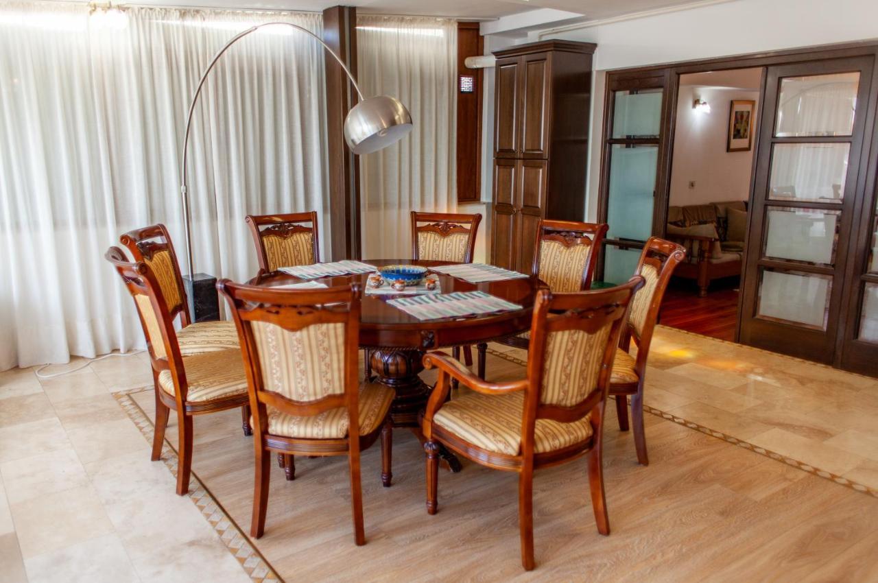 Spacious Apartment In City Centre Яссы Экстерьер фото