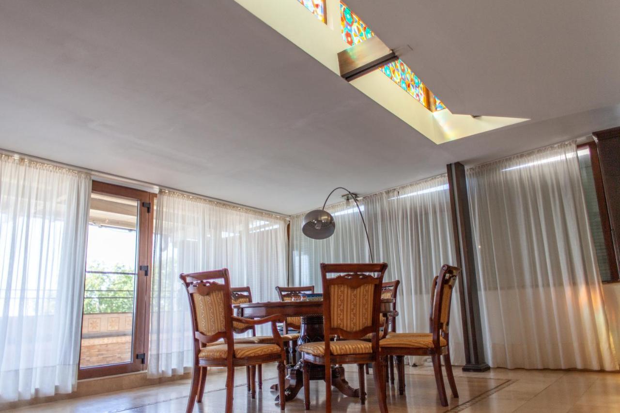 Spacious Apartment In City Centre Яссы Экстерьер фото