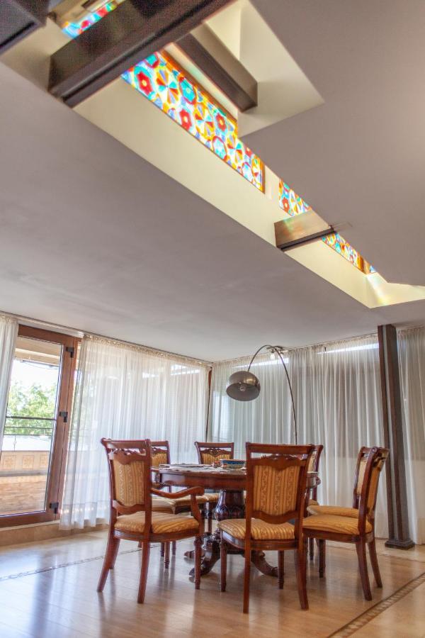 Spacious Apartment In City Centre Яссы Экстерьер фото