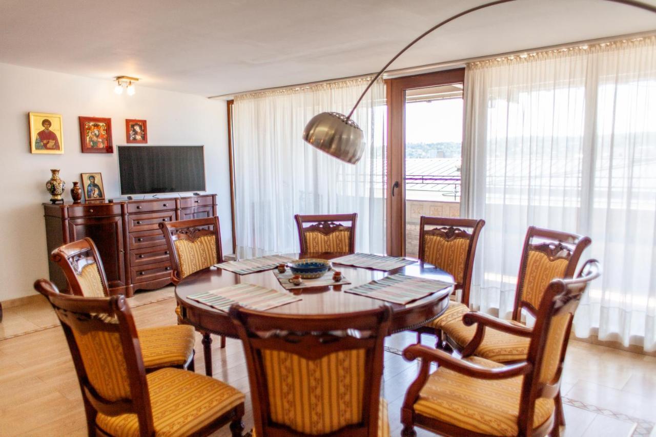 Spacious Apartment In City Centre Яссы Экстерьер фото
