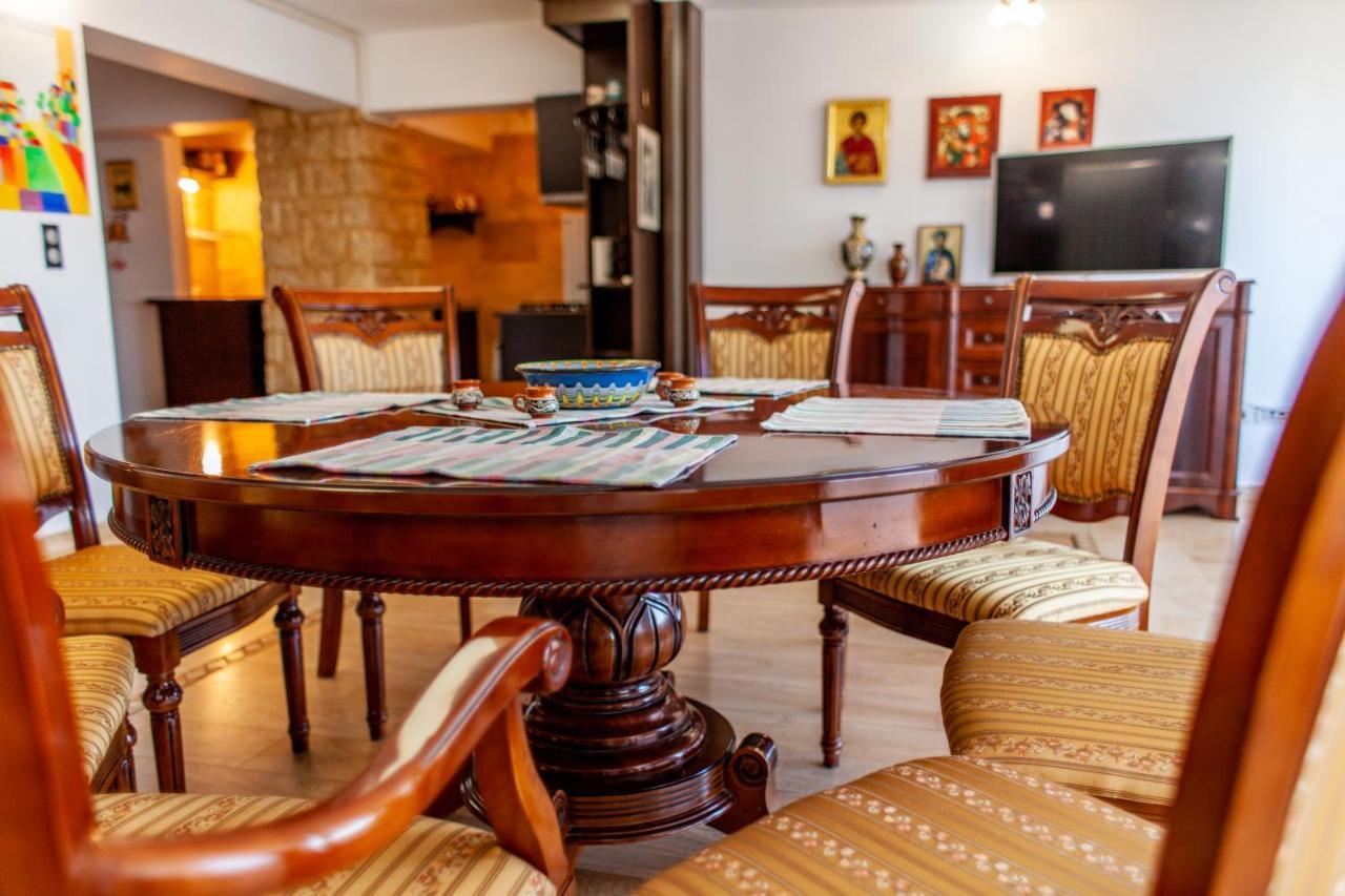 Spacious Apartment In City Centre Яссы Экстерьер фото