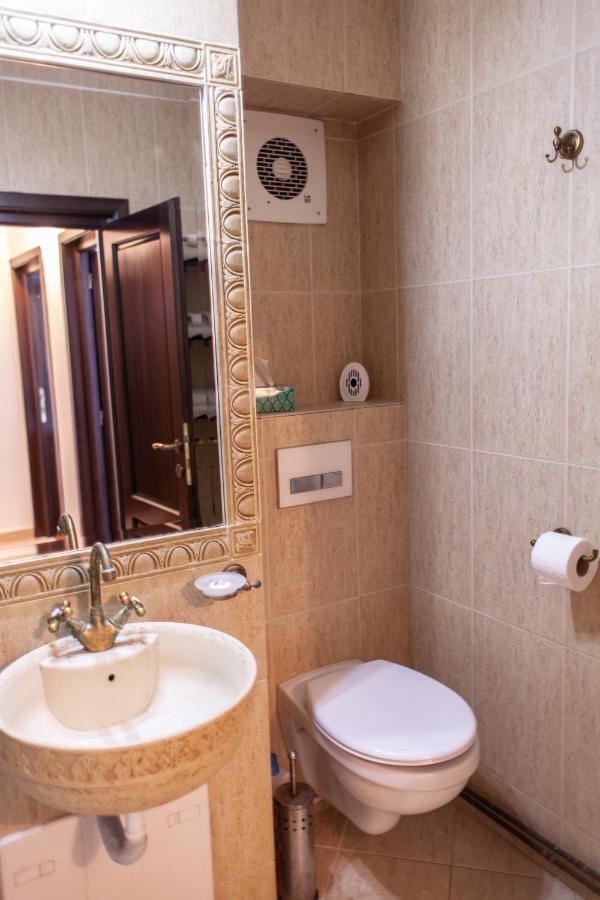 Spacious Apartment In City Centre Яссы Экстерьер фото