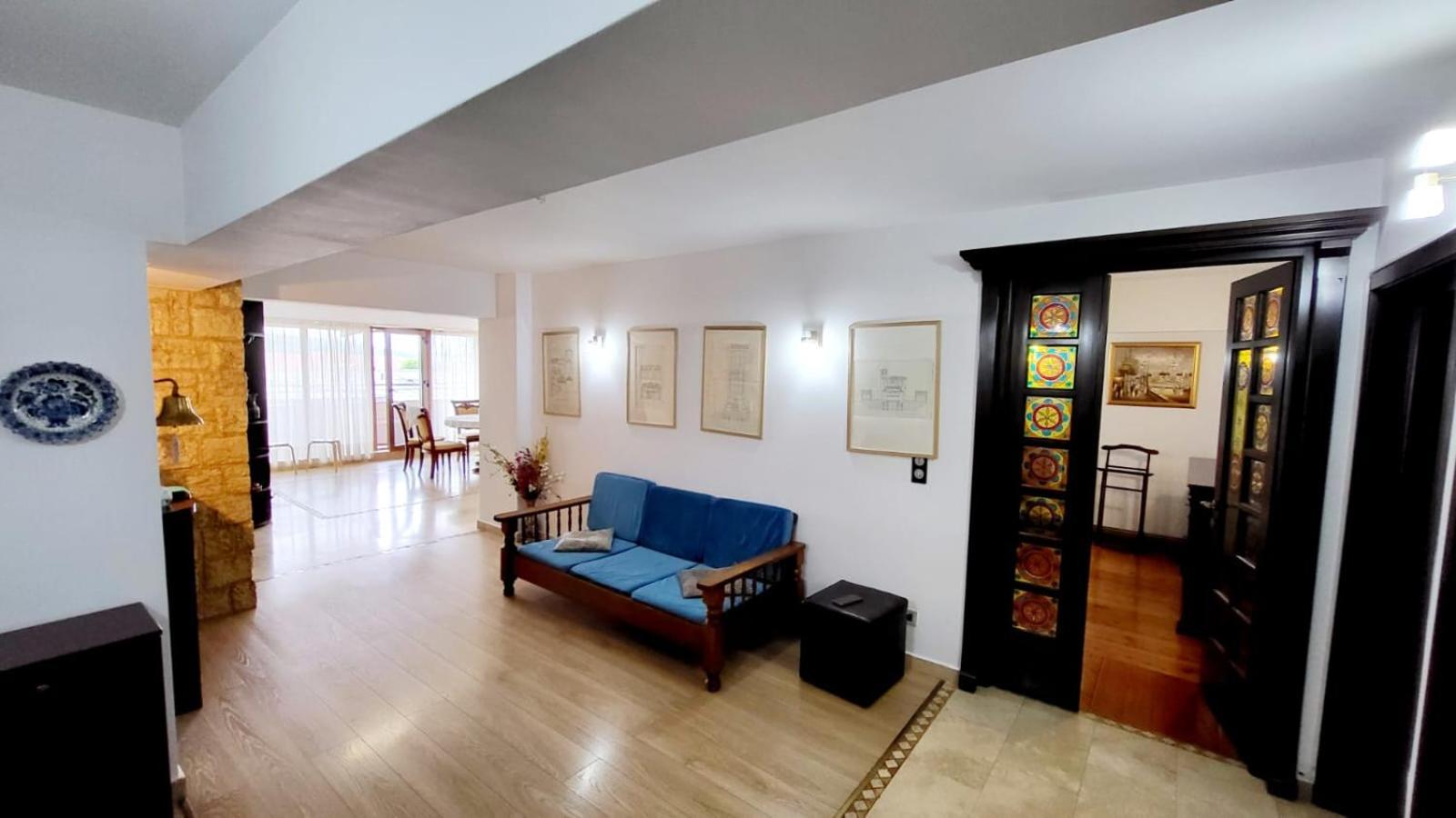 Spacious Apartment In City Centre Яссы Экстерьер фото
