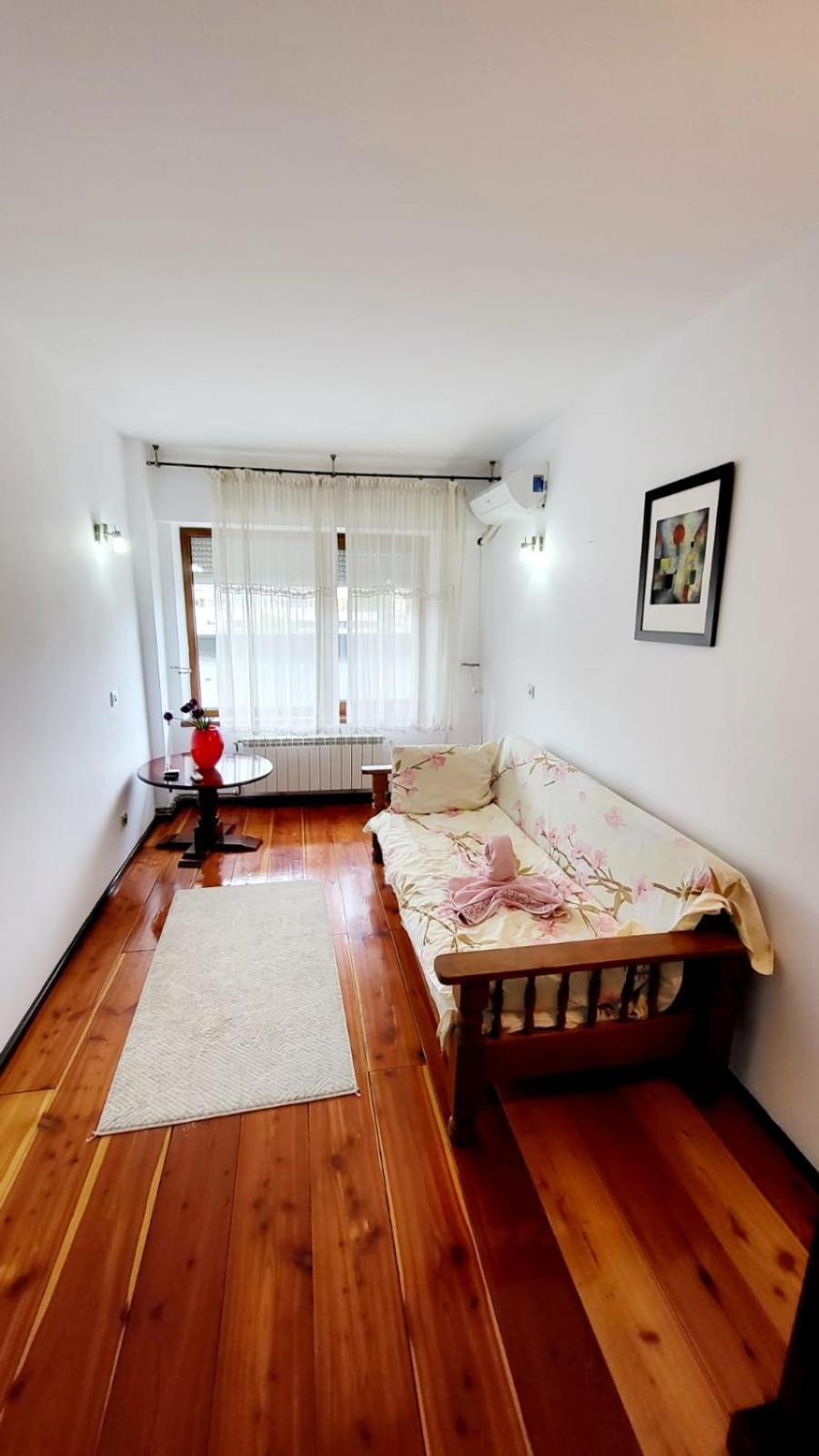 Spacious Apartment In City Centre Яссы Экстерьер фото
